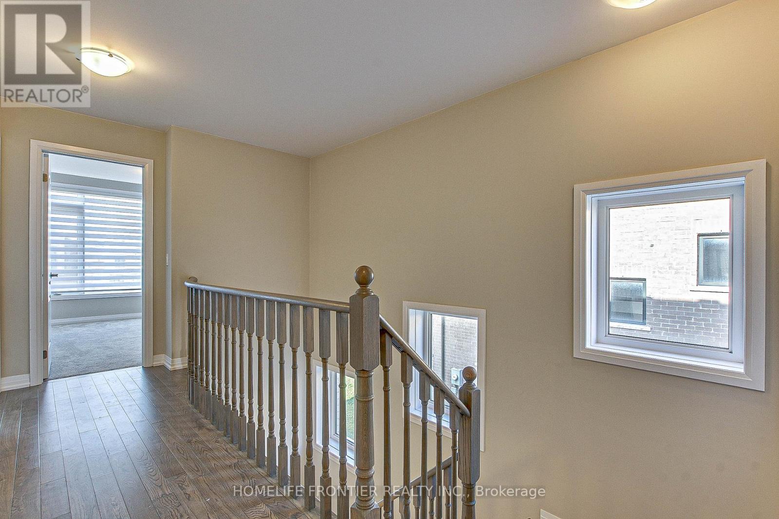 1131 EDINBURGH DR