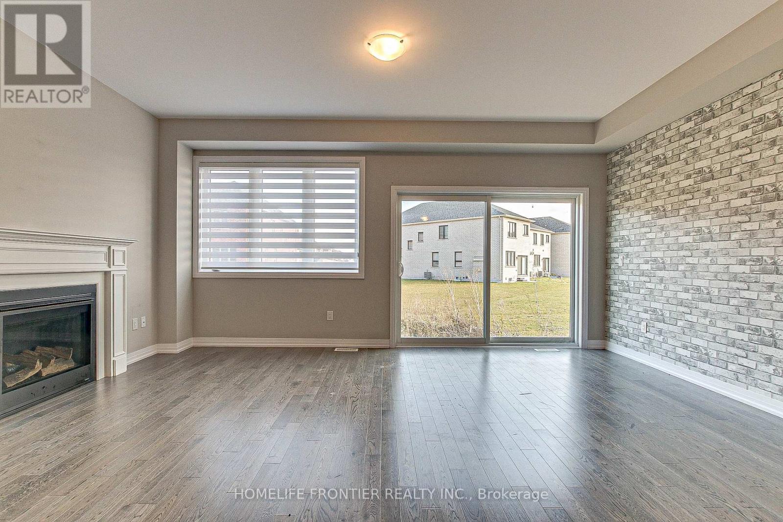 1131 EDINBURGH DR