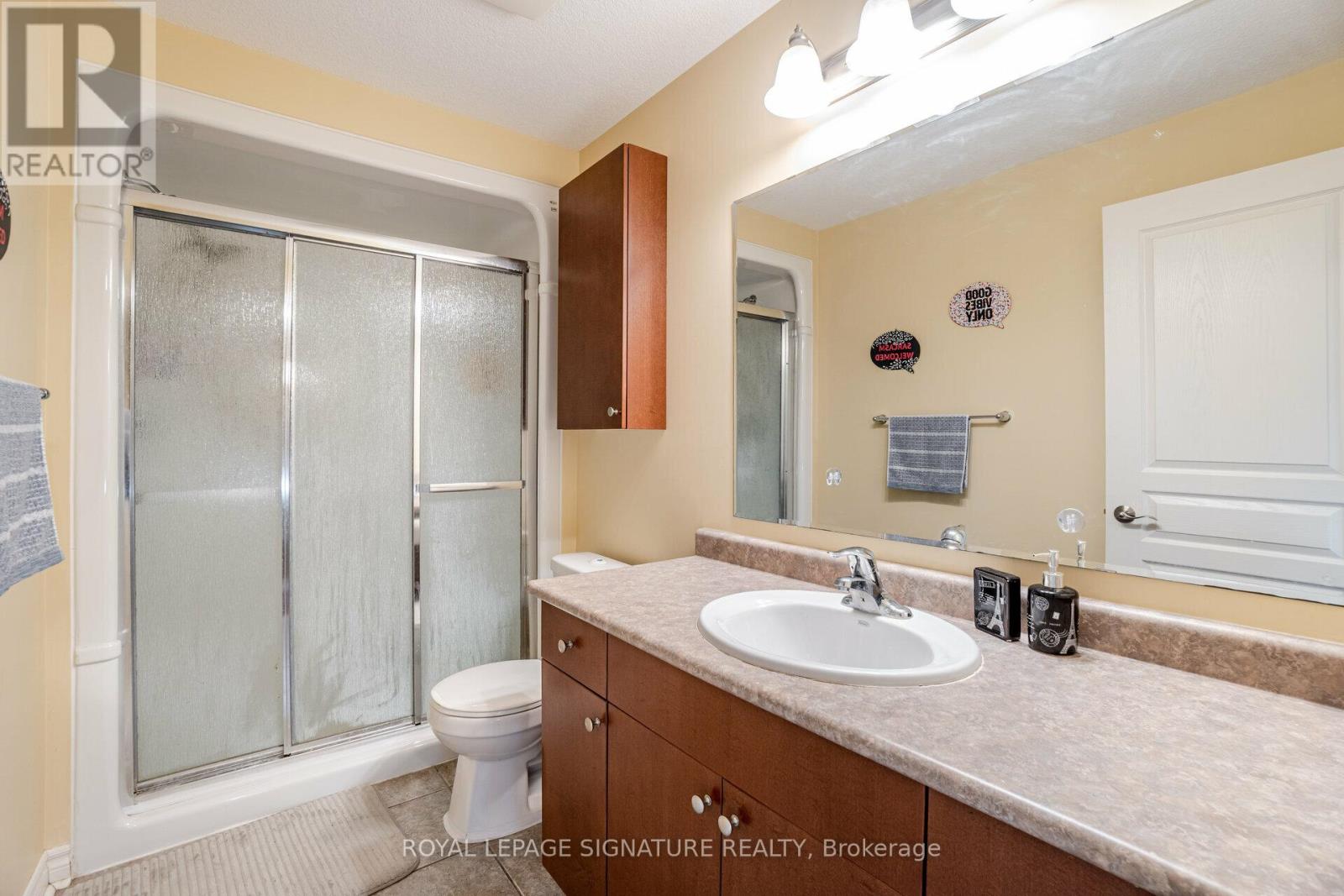 #6 -100 FREDERICK DR, #6