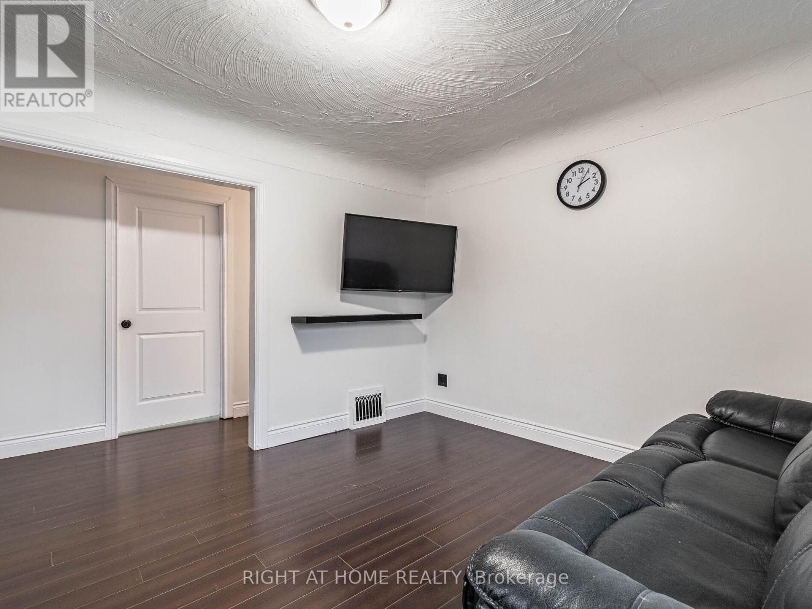 9 KEHL ST