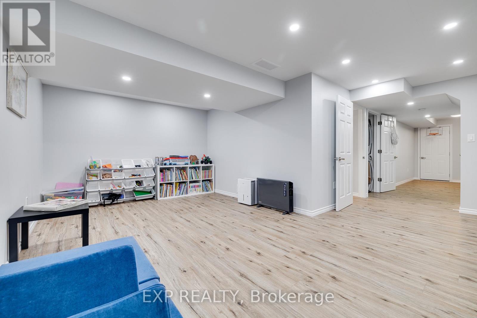 761 COMMONWEALTH CRES