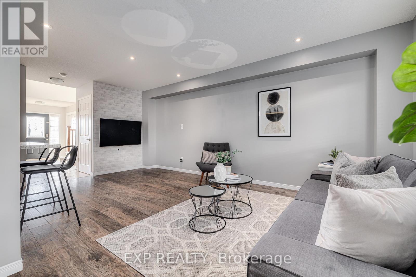 761 COMMONWEALTH CRES