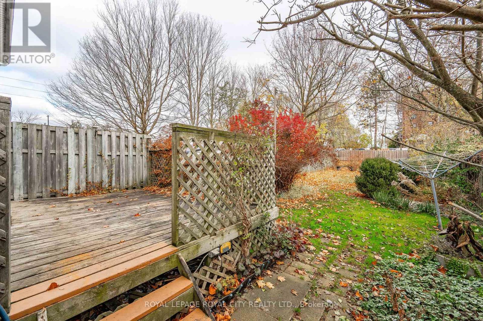 6 WINDERMERE CRT