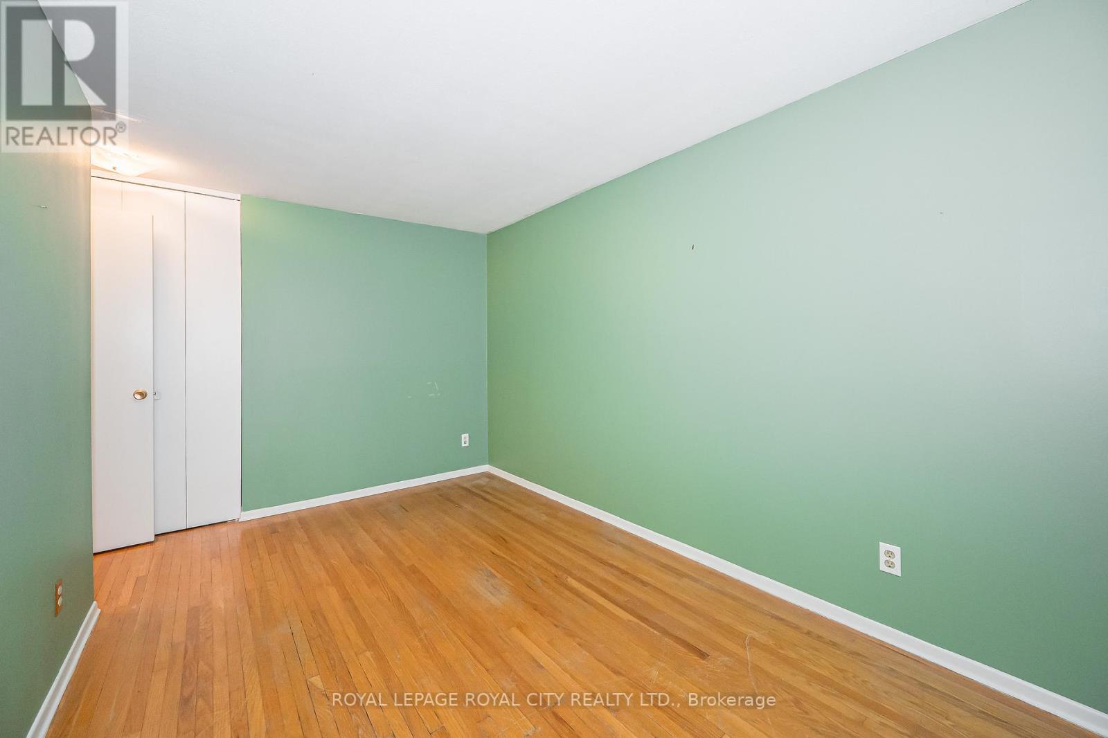 6 WINDERMERE CRT