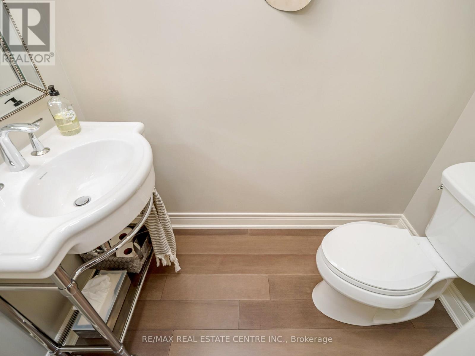 #18 -19 LAKE ST, #18