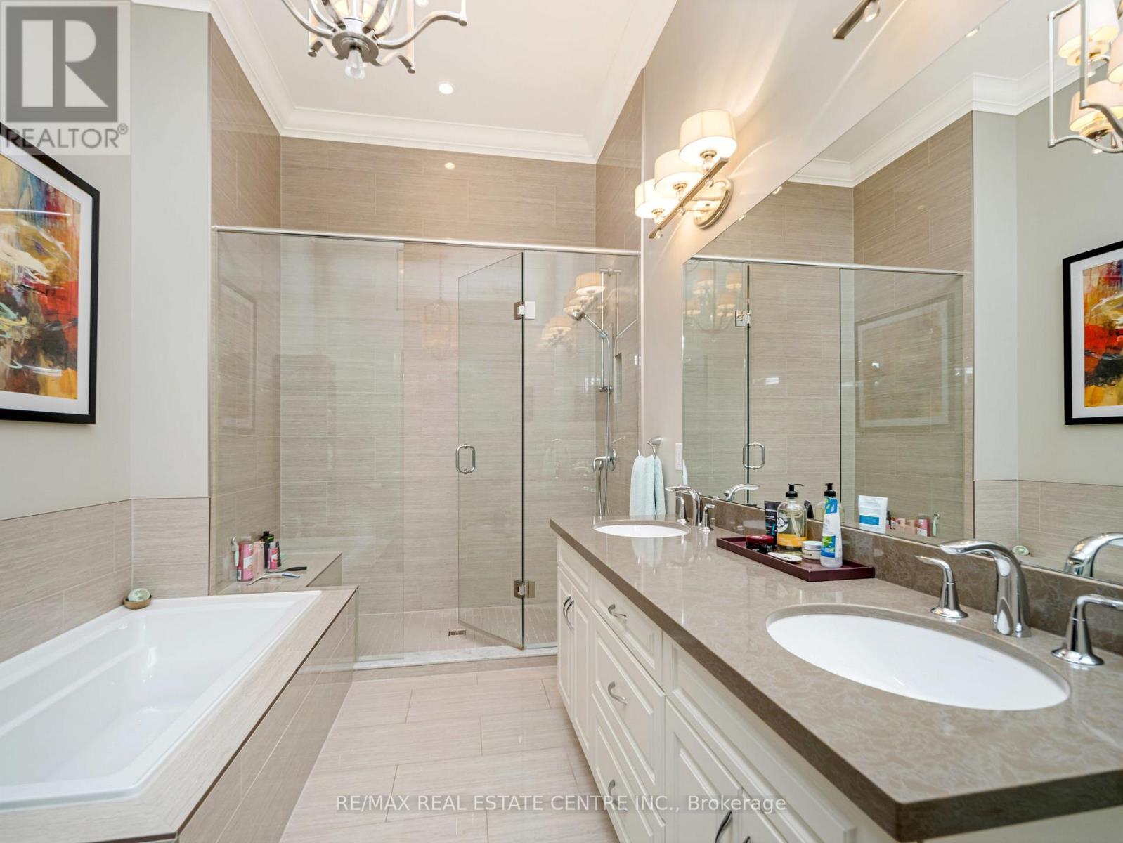 #18 -19 LAKE ST, #18