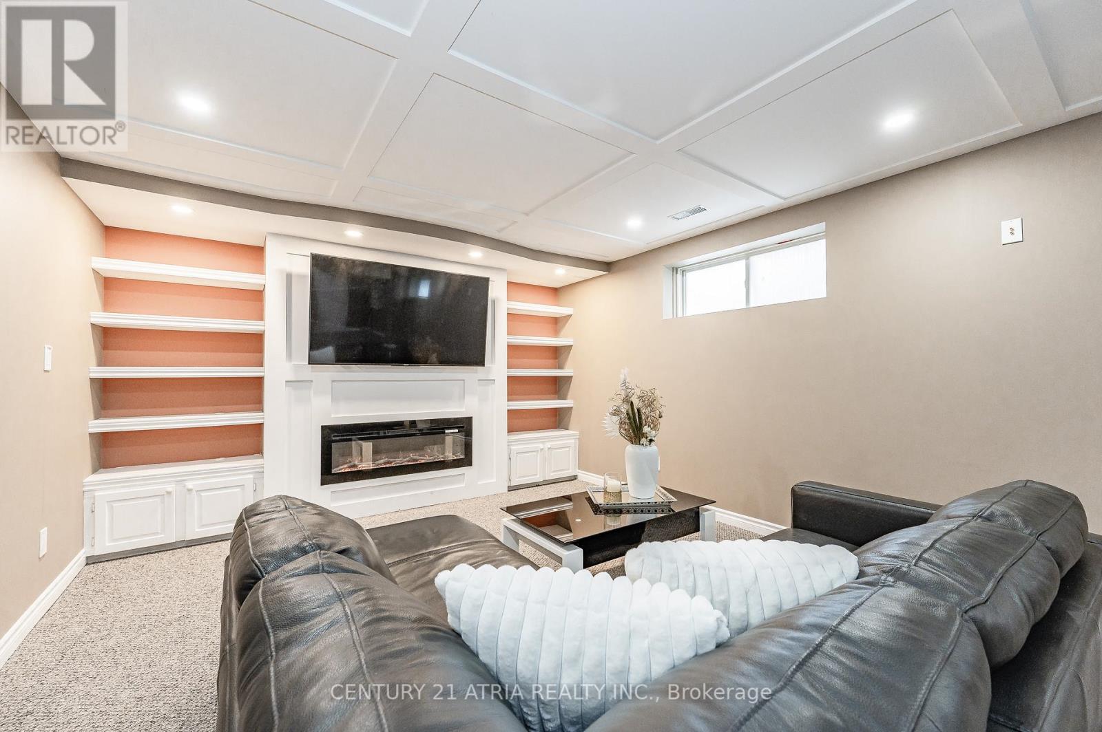 89 WINIFRED ST