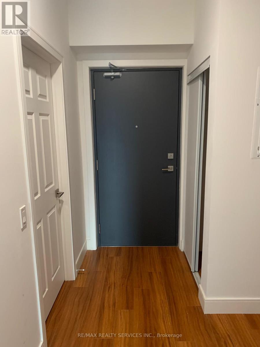 #402 -1 WELLINGTON ST, #402