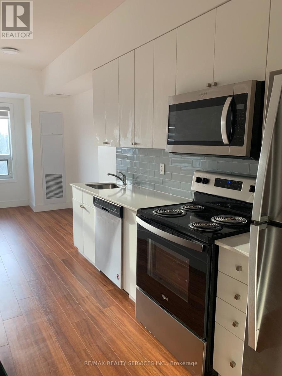 #402 -1 WELLINGTON ST, #402