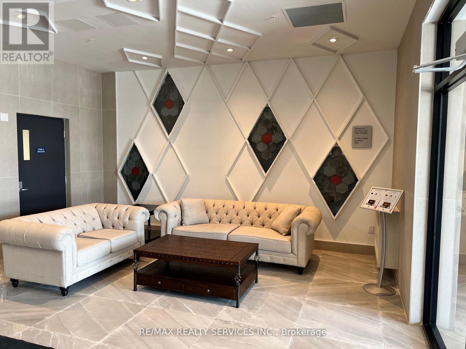 #402 -1 WELLINGTON ST, #402