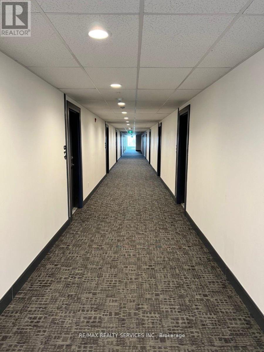 #402 -1 WELLINGTON ST, #402