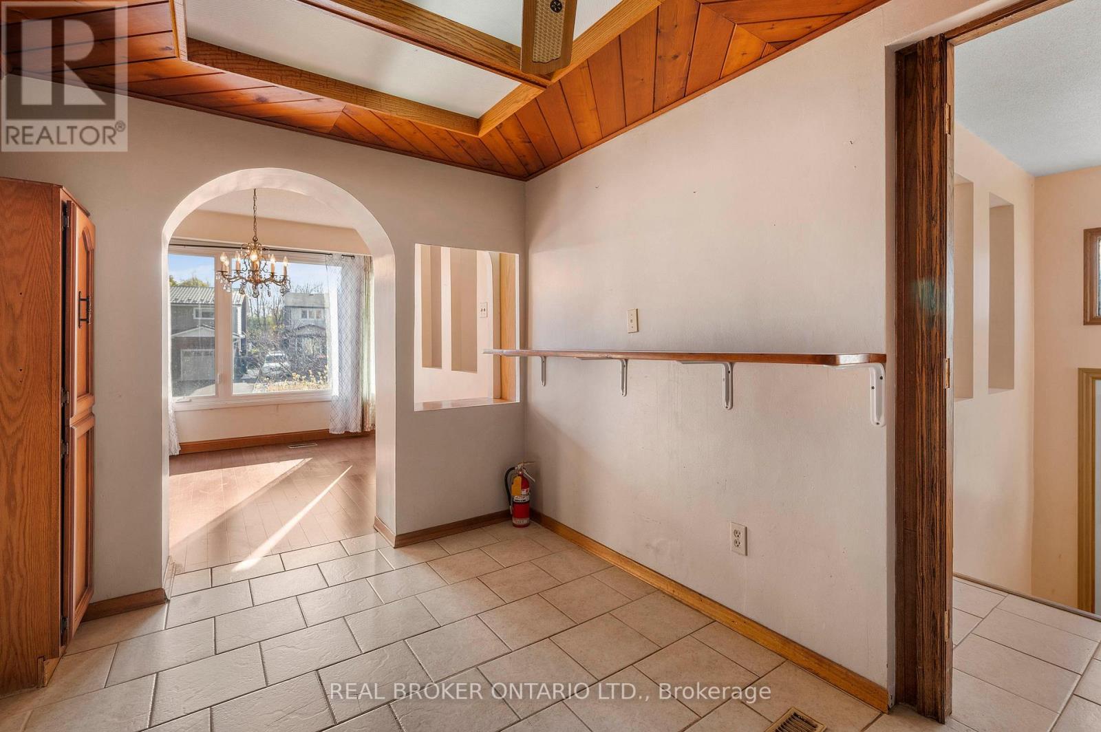 366 WESTWOOD DR