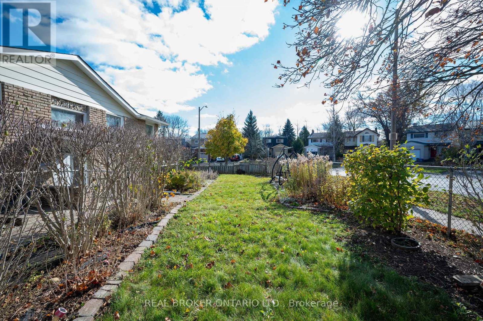 366 WESTWOOD DR