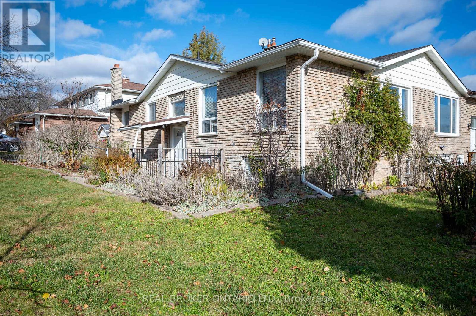 366 WESTWOOD DR