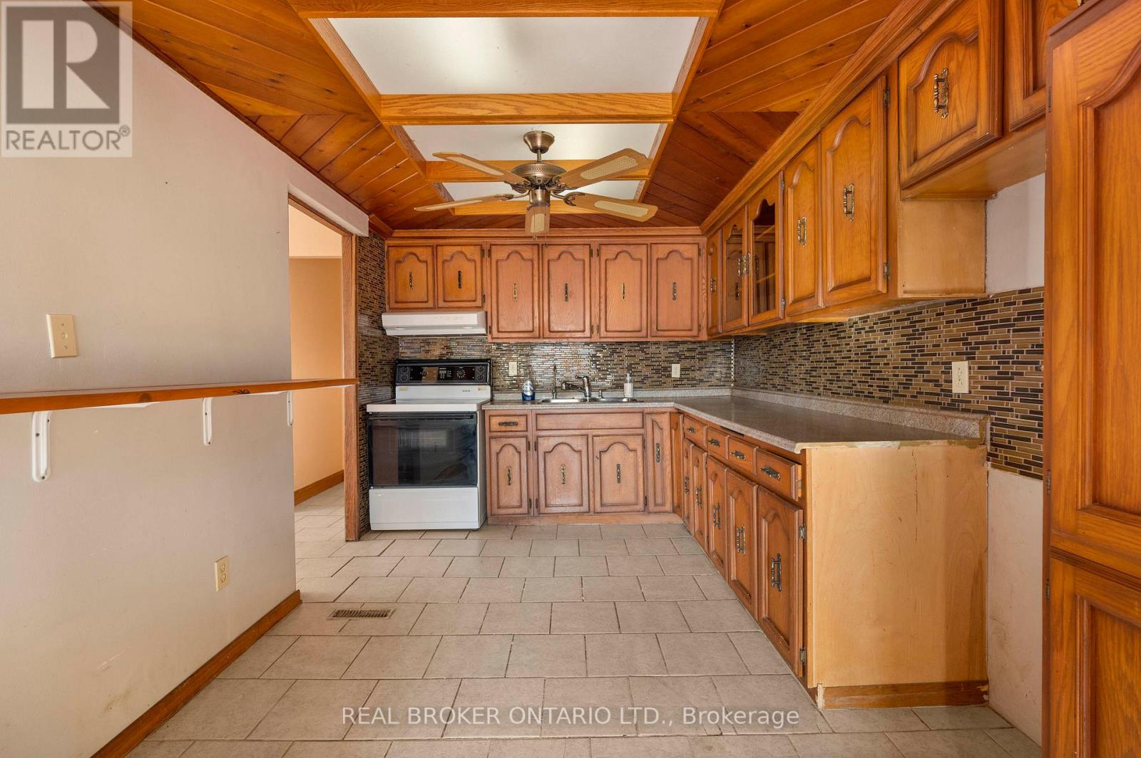 366 WESTWOOD DR