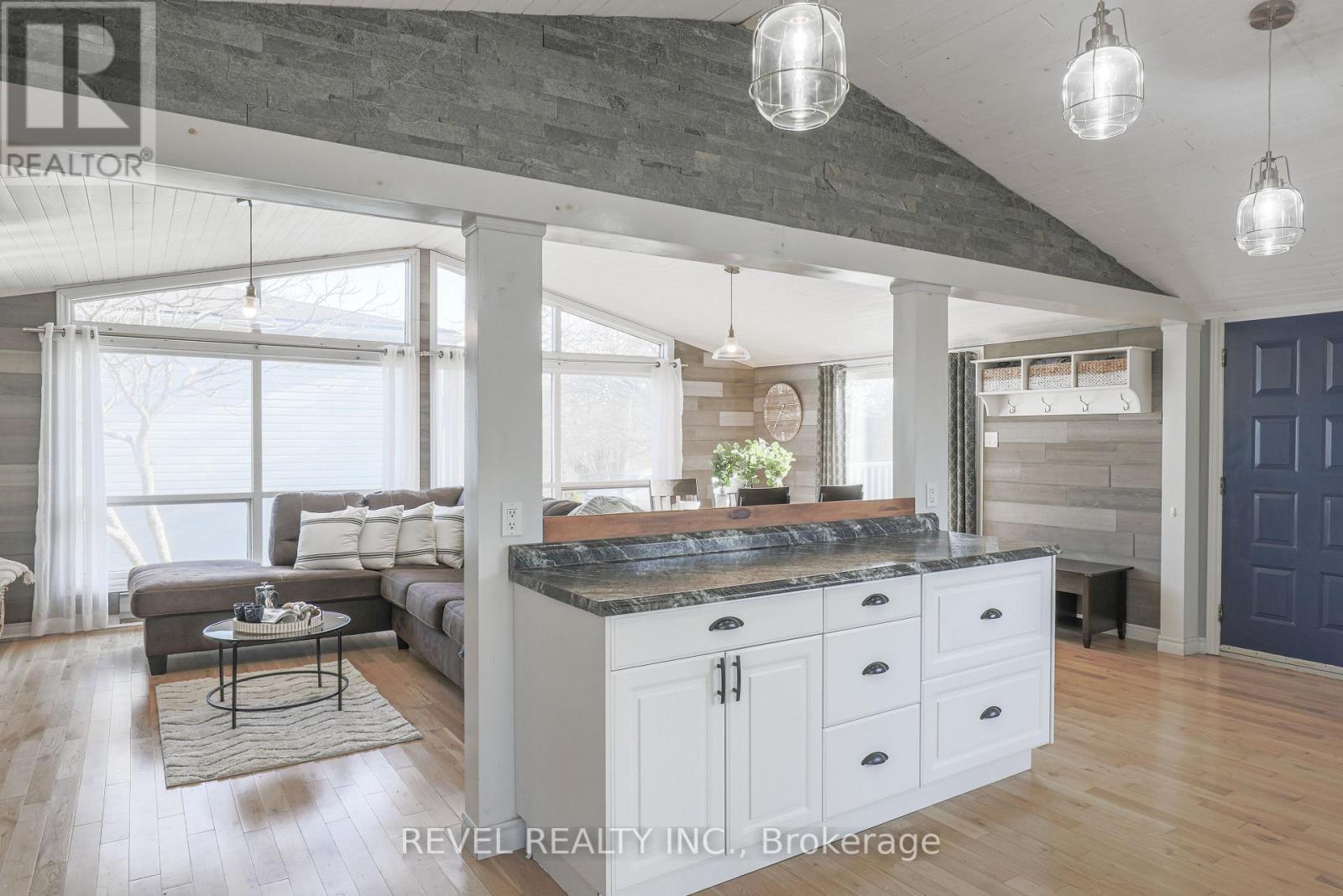 25 LAKEVIEW COTTAGE RD