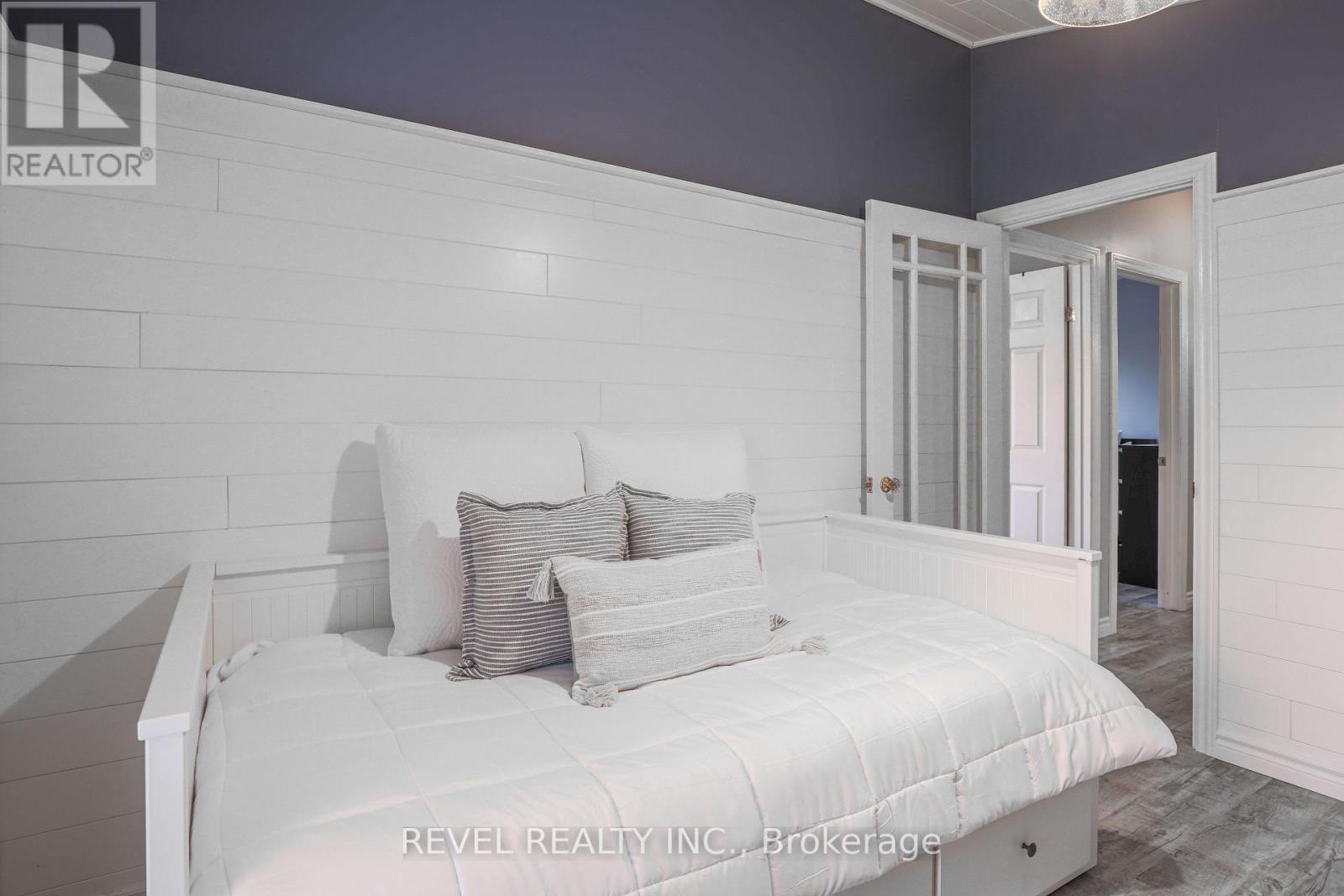 25 LAKEVIEW COTTAGE RD
