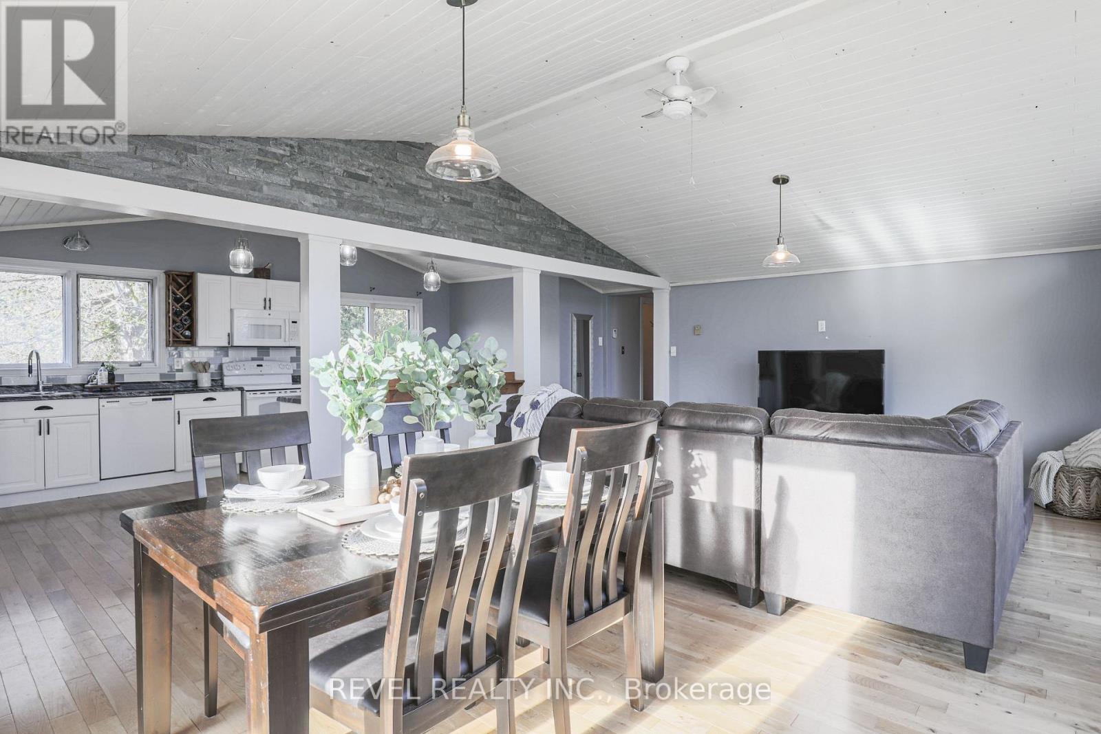 25 LAKEVIEW COTTAGE RD