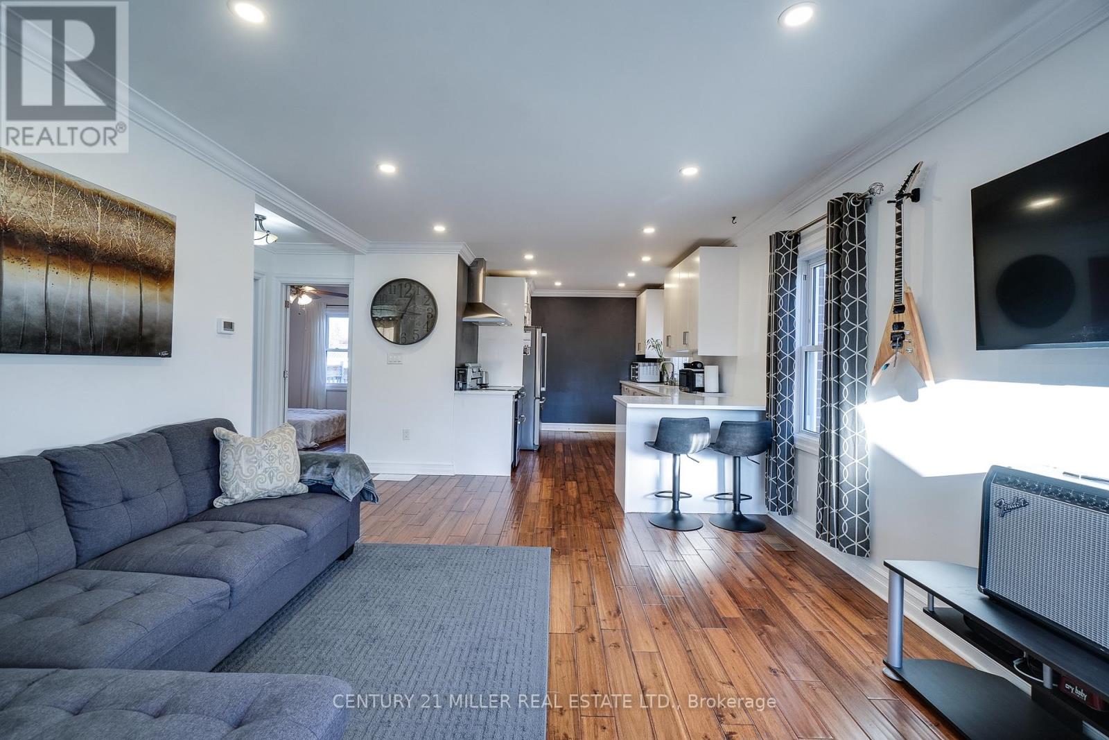 17 READE ST