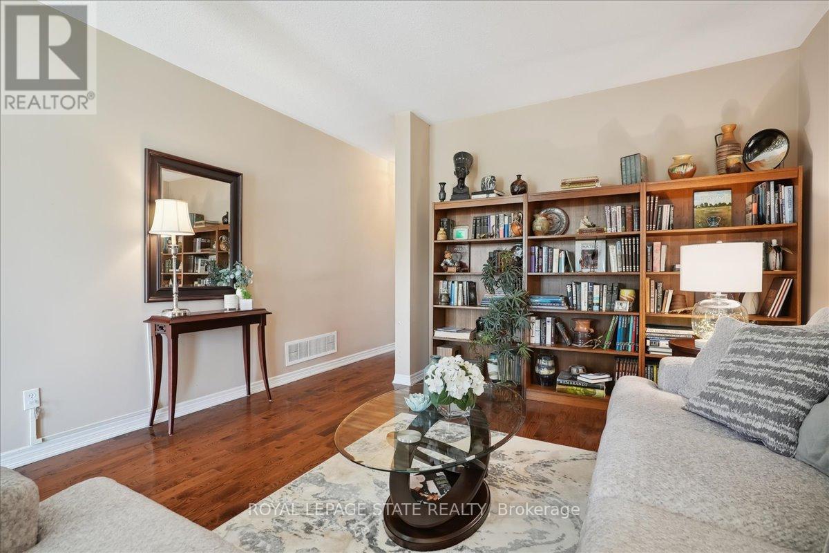 58 GREENSTEM CRES