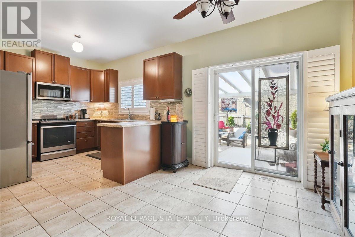 58 GREENSTEM CRES