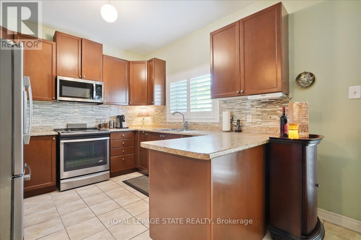 58 GREENSTEM CRES