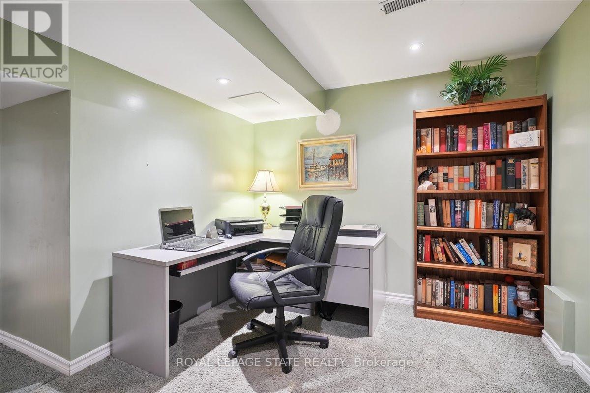 58 GREENSTEM CRES