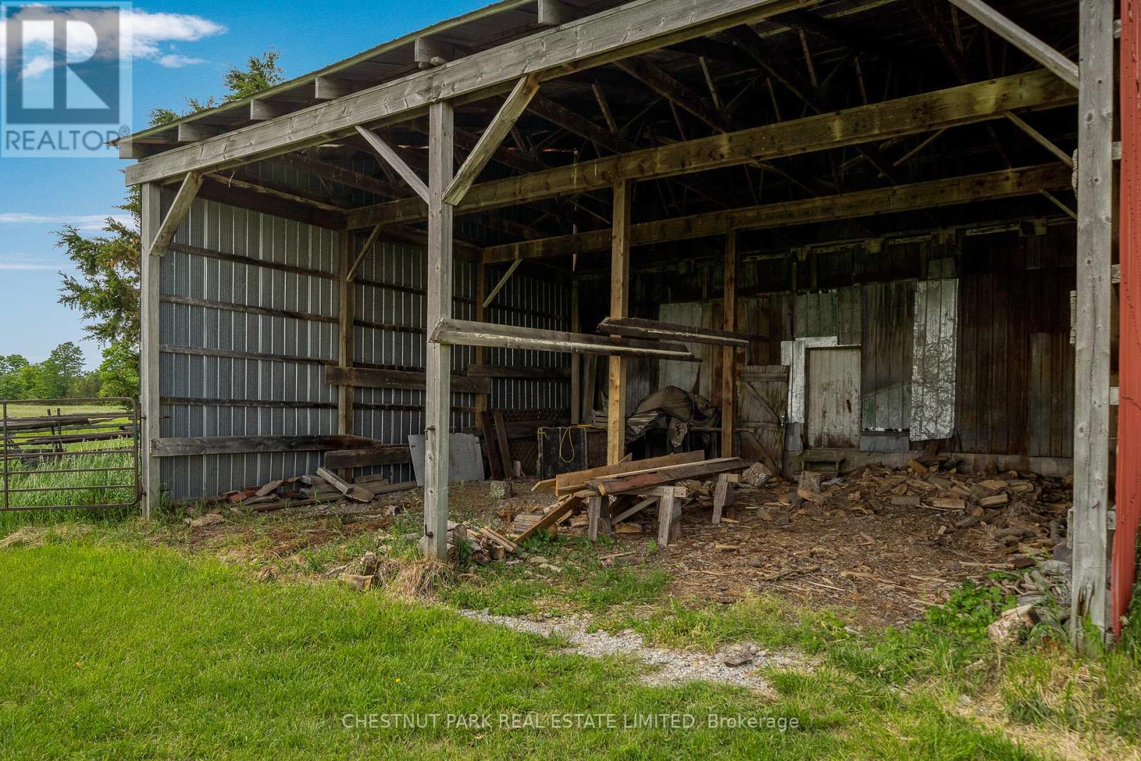 872 CLARKE RD