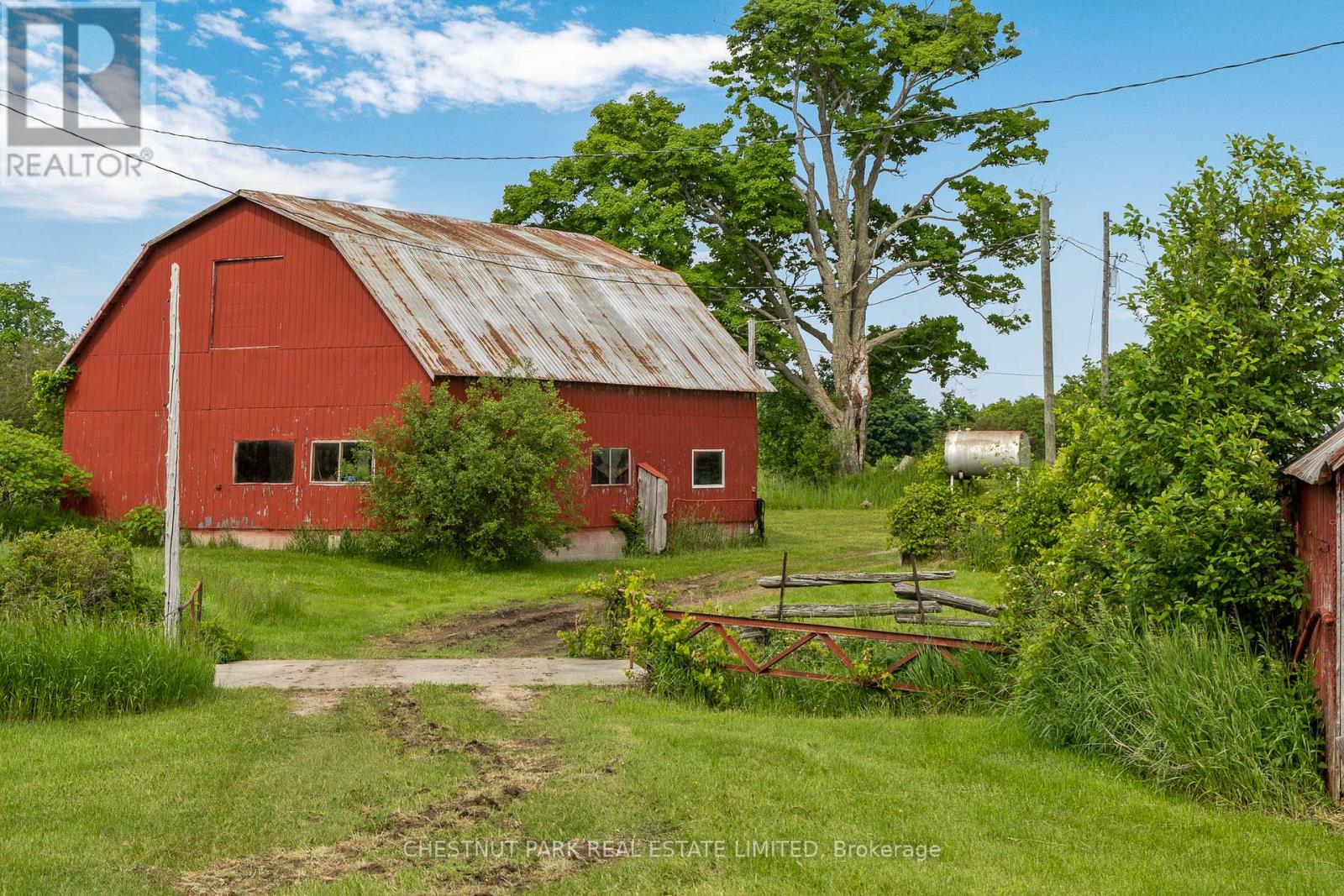 872 CLARKE RD