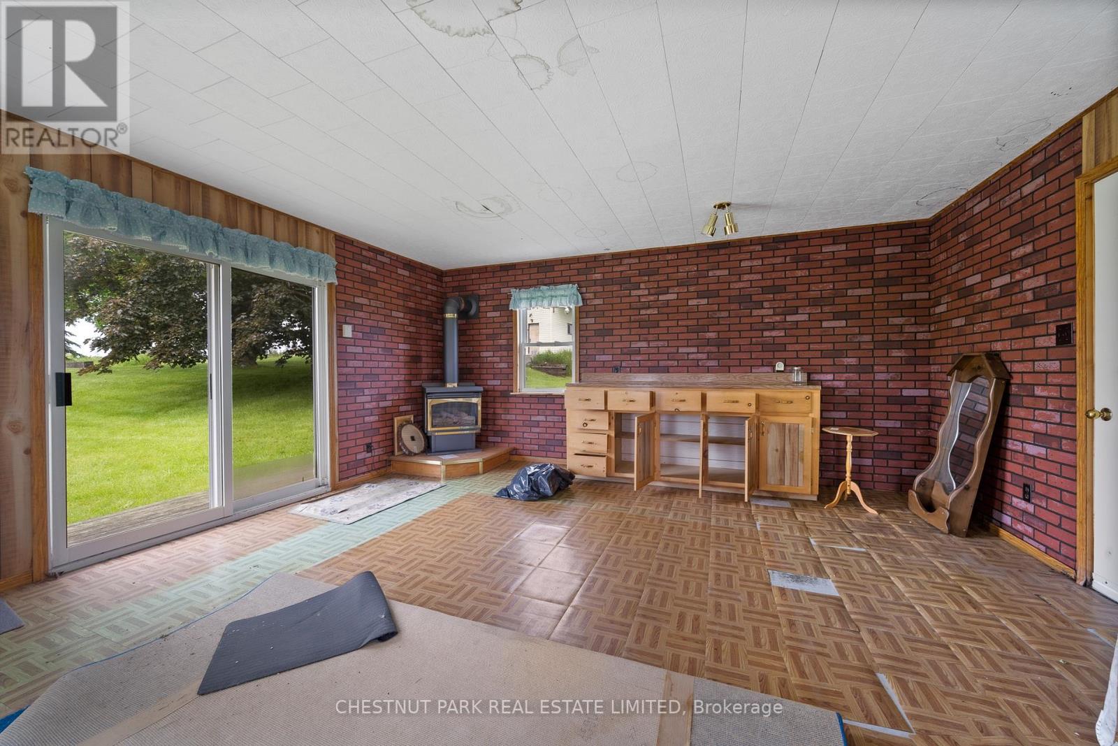 872 CLARKE RD
