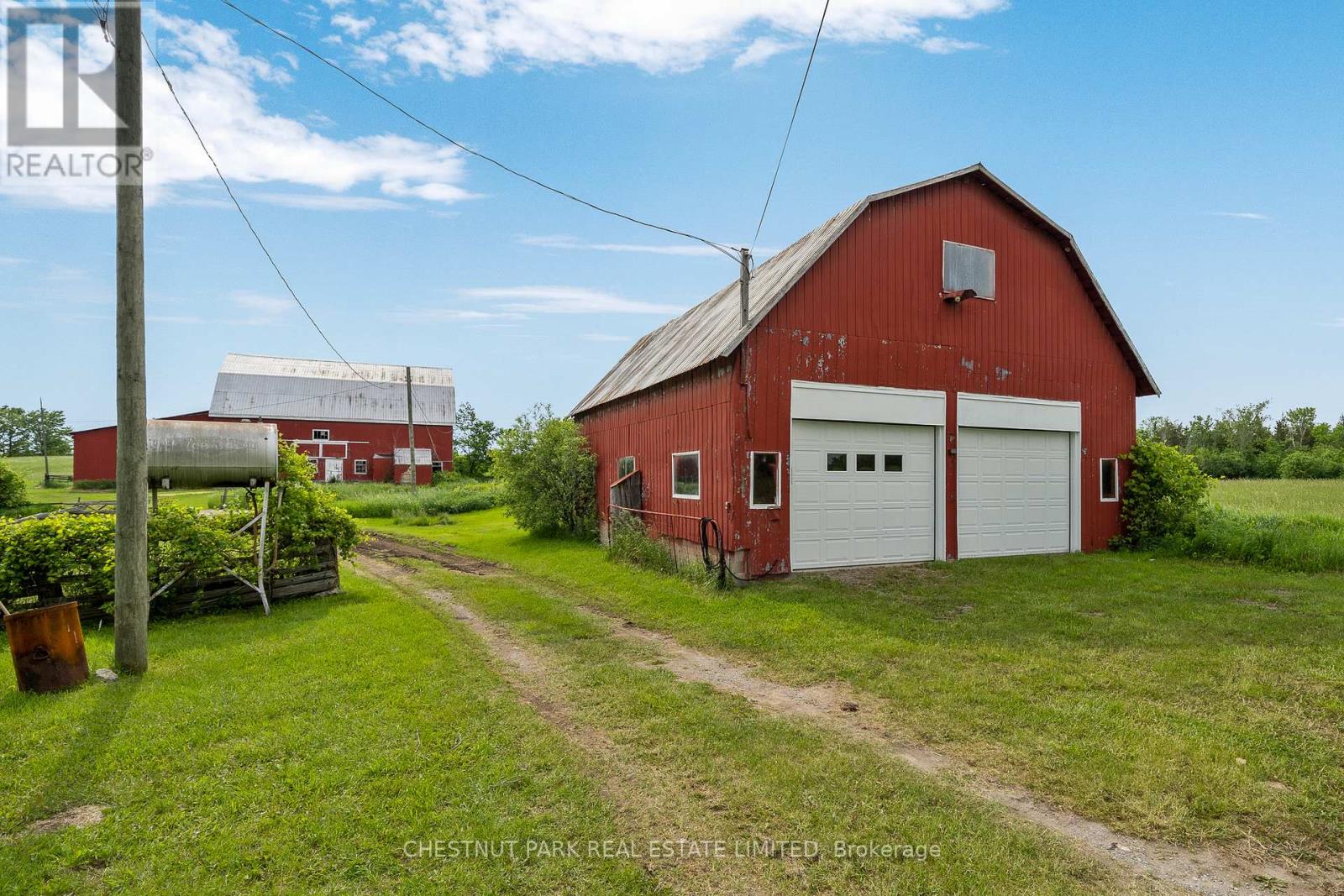 872 CLARKE RD