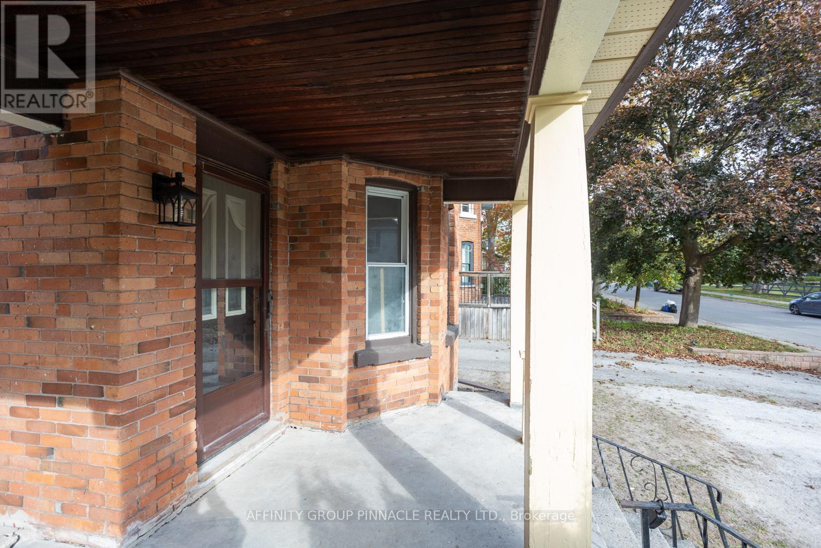 33 ST LAWRENCE ST