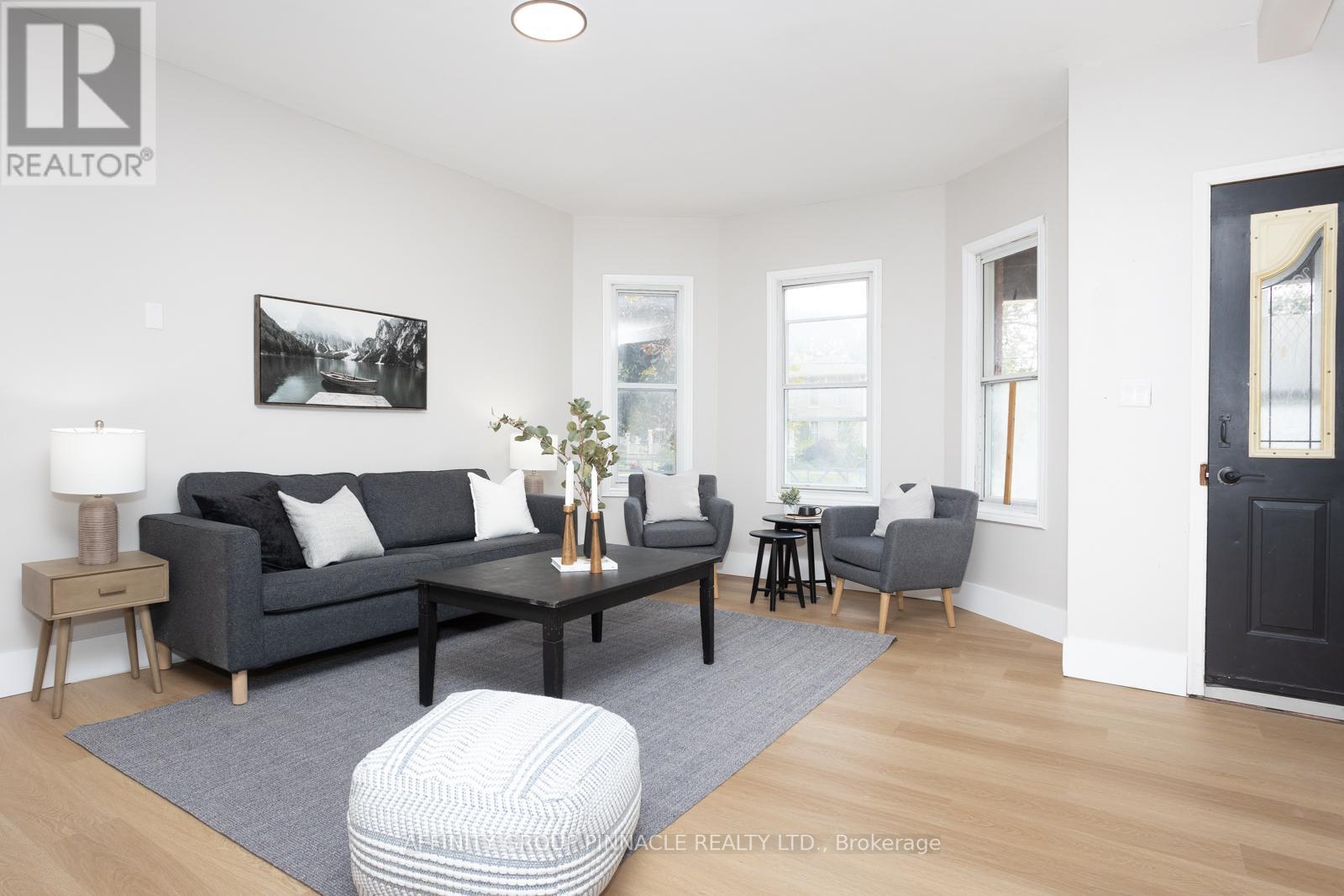 33 ST LAWRENCE ST