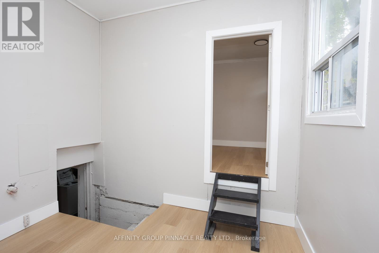 33 ST LAWRENCE ST