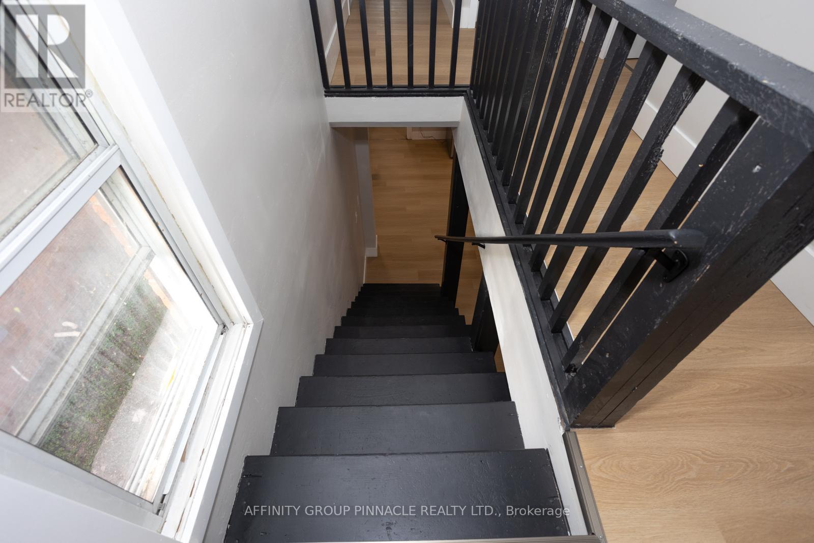 33 ST LAWRENCE ST