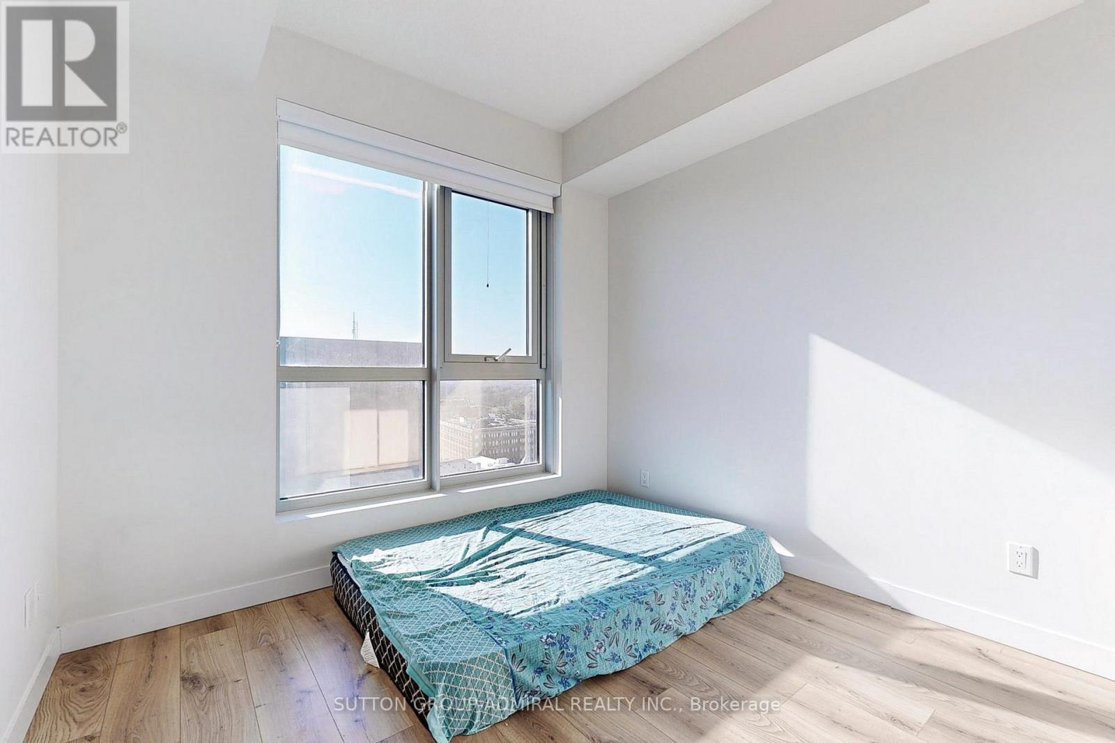 #1212 -60 FREDERICK ST