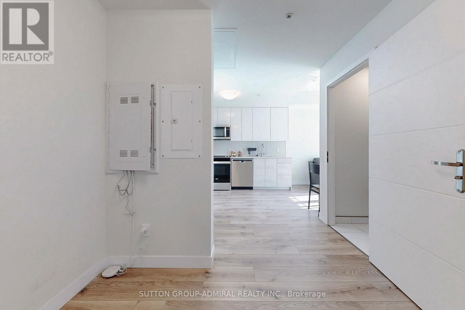 #1212 -60 FREDERICK ST