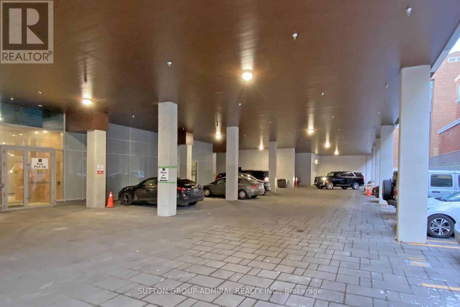 #1212 -60 FREDERICK ST