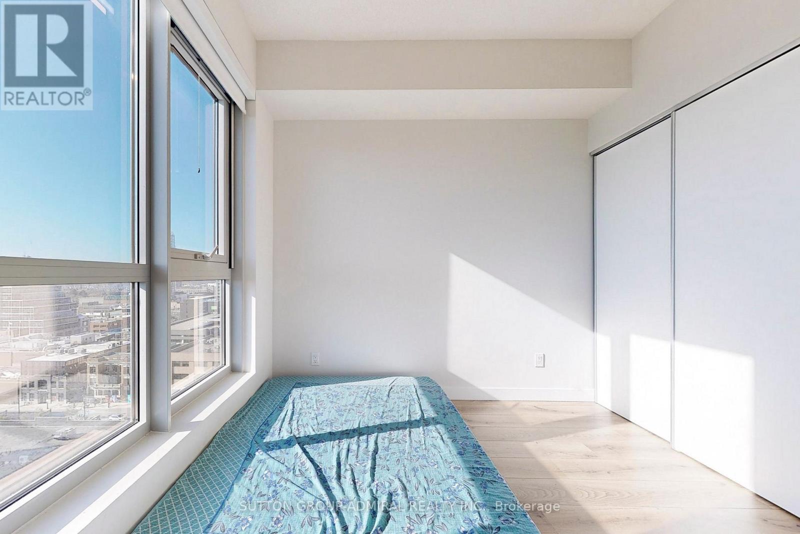 #1212 -60 FREDERICK ST
