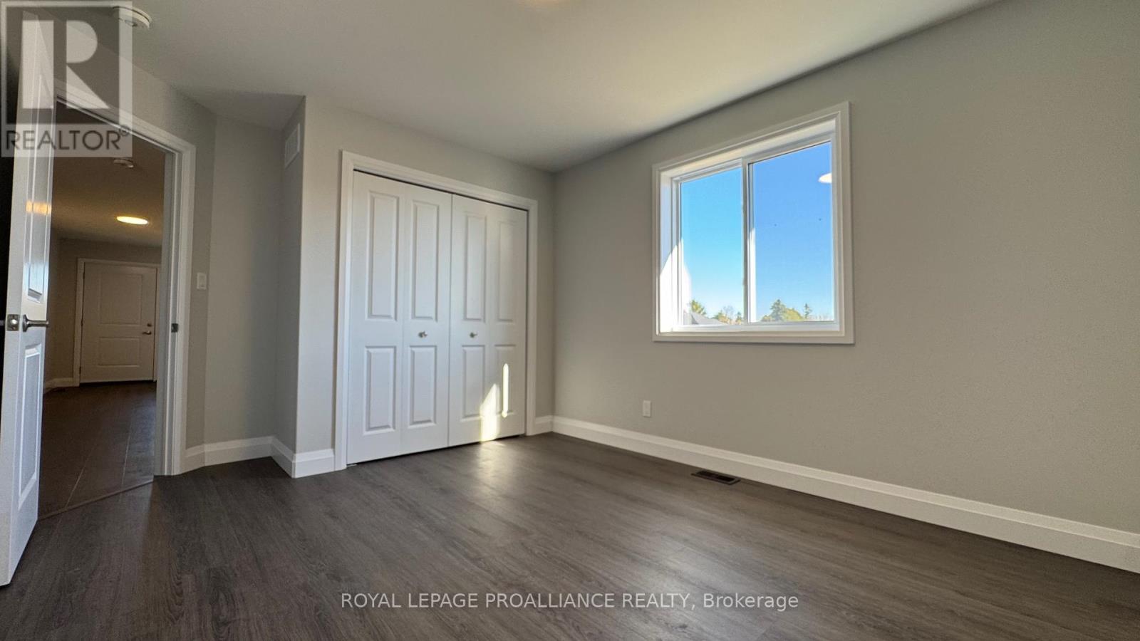 43 MACKENZIE JOHN CRES