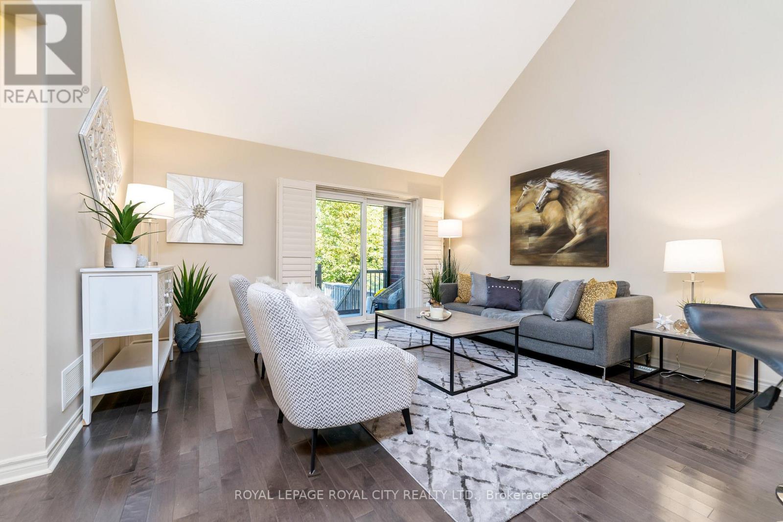 #19 -12 ANNMOORE CRES, #19