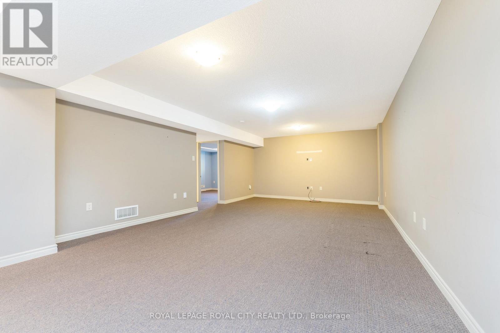 #19 -12 ANNMOORE CRES, #19