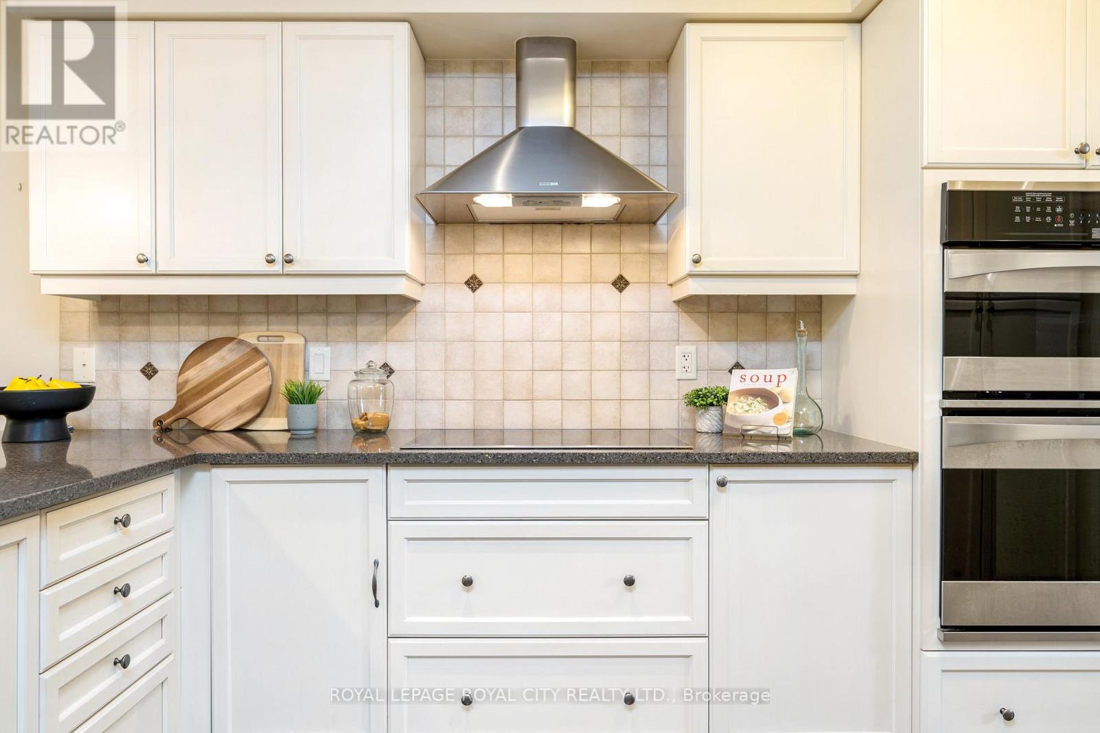 #19 -12 ANNMOORE CRES, #19
