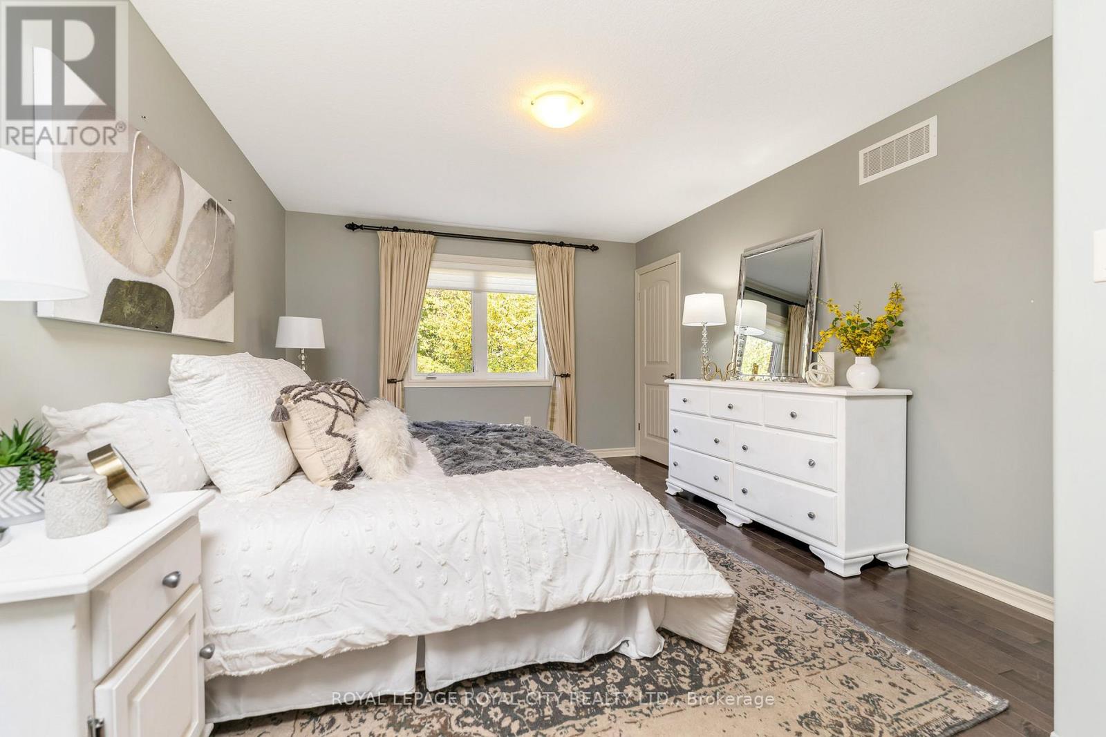 #19 -12 ANNMOORE CRES, #19