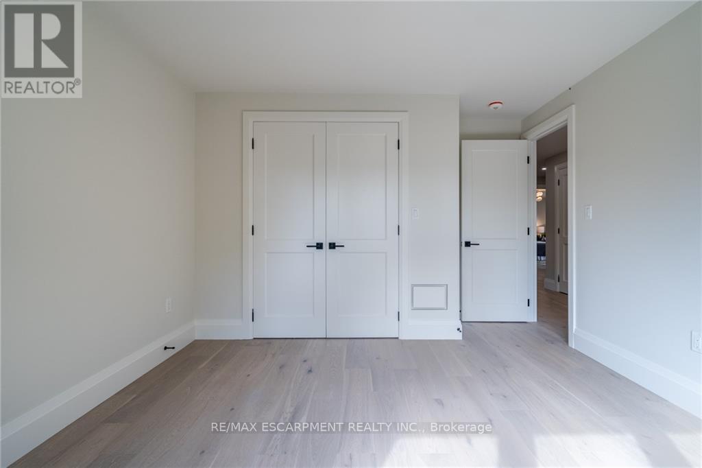 262 ROBINA RD