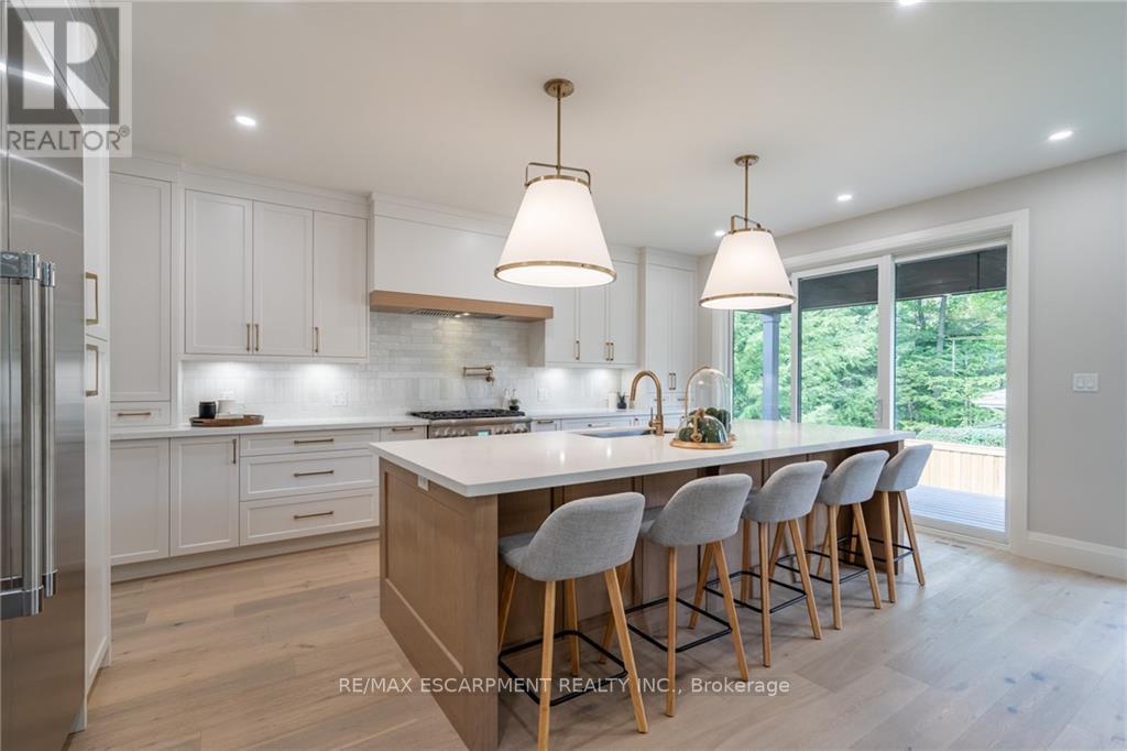 262 ROBINA RD