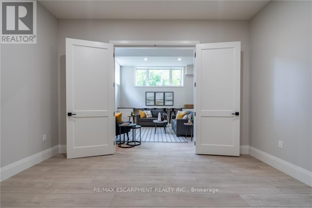 262 ROBINA RD