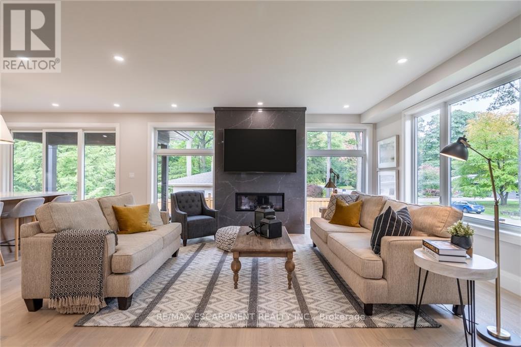 262 ROBINA RD