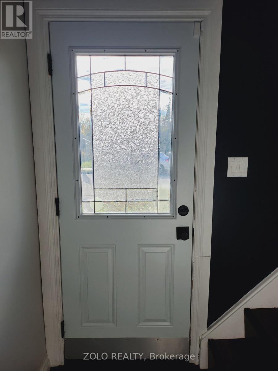 64 WOODSTONE CRES