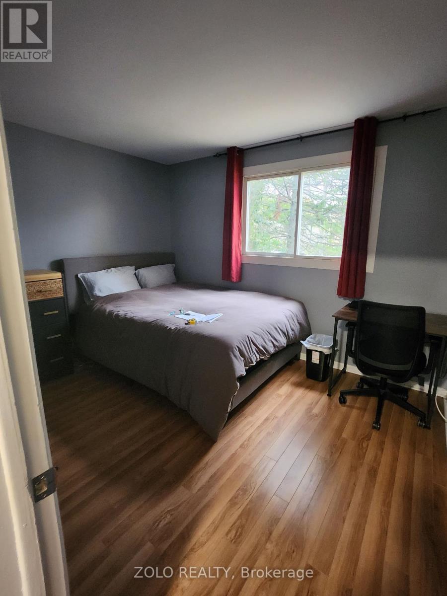 64 WOODSTONE CRES